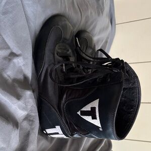 Title boxing shoes youth size 3
